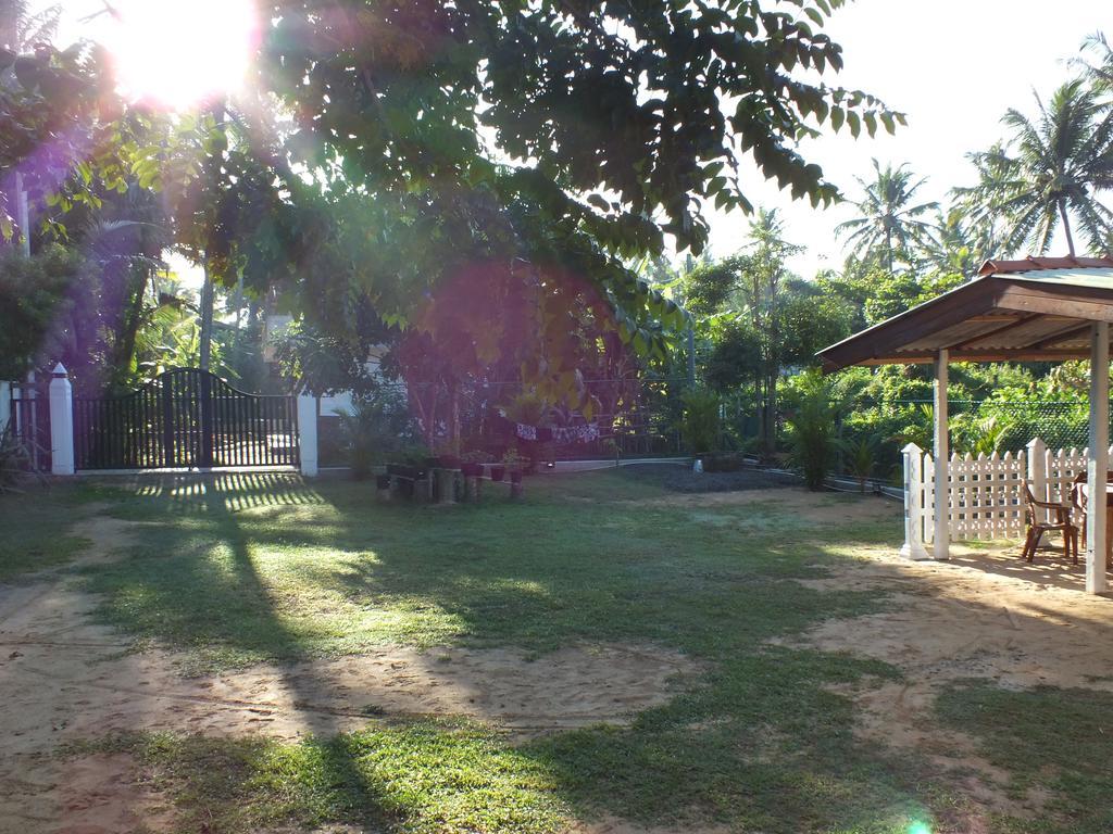 Beach Corner Hotel Weligama Kültér fotó