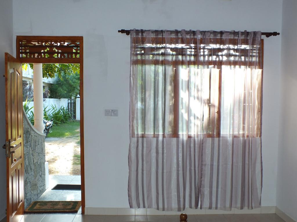 Beach Corner Hotel Weligama Szoba fotó