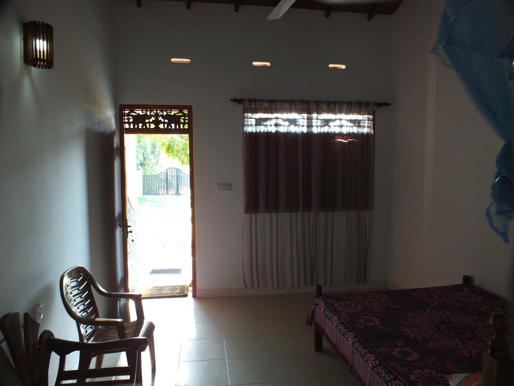 Beach Corner Hotel Weligama Szoba fotó