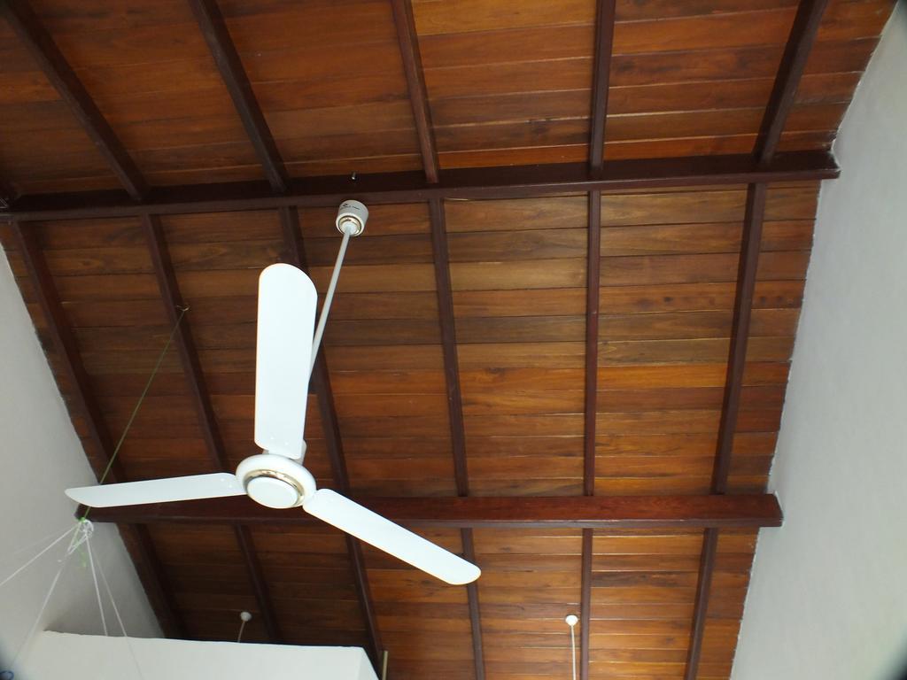Beach Corner Hotel Weligama Kültér fotó