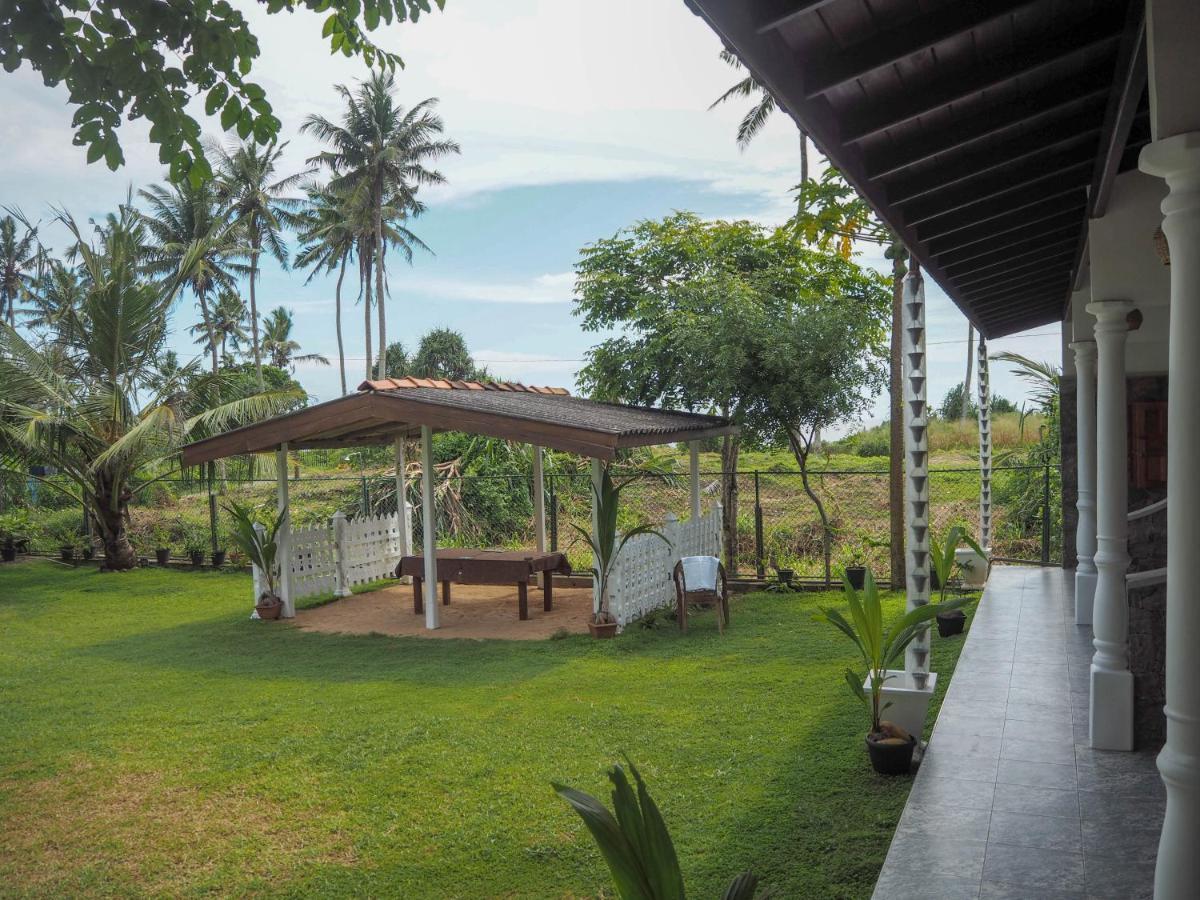 Beach Corner Hotel Weligama Kültér fotó
