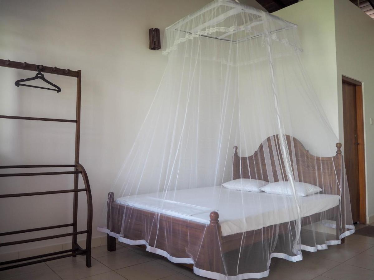 Beach Corner Hotel Weligama Kültér fotó